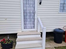Seabreeze Caravan Park - Holiday Accommodation 19681 - Norfolk - 1187061 - thumbnail photo 2