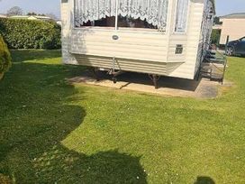 Seabreeze Caravan Park - Holiday Accommodation 19681 - Norfolk - 1187061 - thumbnail photo 4