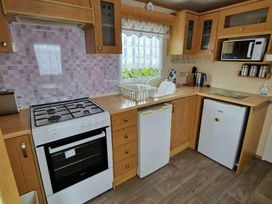 Seabreeze Caravan Park - Holiday Accommodation 19681 - Norfolk - 1187061 - thumbnail photo 9