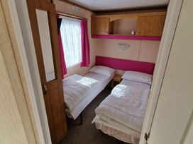 Seabreeze Caravan Park - Holiday Accommodation 19681 - Norfolk - 1187061 - thumbnail photo 12