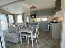 Hopton Holiday Village - Holiday Accommodation 19689 - Suffolk & Essex - 1187067 - thumbnail photo 8
