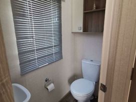 Oakdene Forest Park - Holiday Accommodation 19707 - Hampshire - 1187071 - thumbnail photo 6