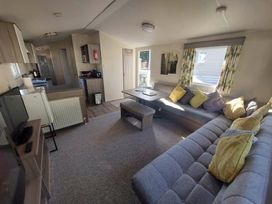 Oakdene Forest Park - Holiday Accommodation 19714 - Hampshire - 1187077 - thumbnail photo 4