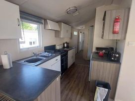 Oakdene Forest Park - Holiday Accommodation 19714 - Hampshire - 1187077 - thumbnail photo 6