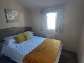 Oakdene Forest Park - Holiday Accommodation 19714 - Hampshire - 1187077 - thumbnail photo 8