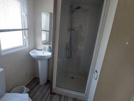 Oakdene Forest Park - Holiday Accommodation 19714 - Hampshire - 1187077 - thumbnail photo 11