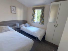 Oakdene Forest Park - Holiday Accommodation 19714 - Hampshire - 1187077 - thumbnail photo 12