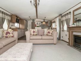 Cayton Bay Caravan Park - Holiday Accommodation 19719 - North Yorkshire (incl. Whitby) - 1187080 - thumbnail photo 3