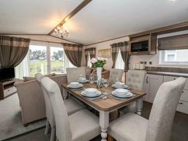 Cayton Bay Caravan Park - Holiday Accommodation 19719 - North Yorkshire (incl. Whitby) - 1187080 - thumbnail photo 6