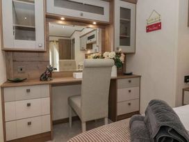 Cayton Bay Caravan Park - Holiday Accommodation 19719 - North Yorkshire (incl. Whitby) - 1187080 - thumbnail photo 12