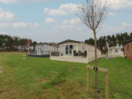 Cayton Bay Caravan Park - Holiday Accommodation 19719 - North Yorkshire (incl. Whitby) - 1187080 - thumbnail photo 19