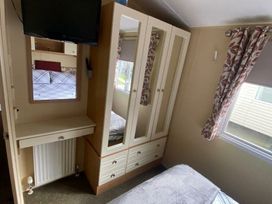 Quay West Holiday Park - Holiday Accommodation 19725 - Mid Wales - 1187082 - thumbnail photo 7
