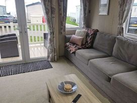 Skipsea Sands Holiday Park - Holiday Accommodation 19730 - North Yorkshire (incl. Whitby) - 1187085 - thumbnail photo 5