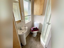 Cayton Bay Caravan Park - Holiday Accommodation 19731 - North Yorkshire (incl. Whitby) - 1187086 - thumbnail photo 7