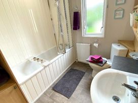 Cayton Bay Caravan Park - Holiday Accommodation 19731 - North Yorkshire (incl. Whitby) - 1187086 - thumbnail photo 10