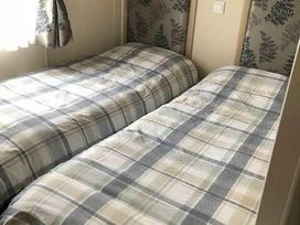 Pinewoods Holiday Park - Holiday Accommodation 19734 - Norfolk - 1187087 - thumbnail photo 2