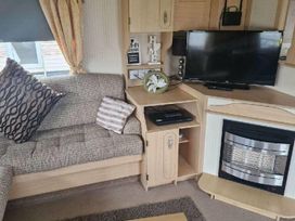 Happy Days Beachfield - Holiday Accommodation 19751 - Lincolnshire - 1187089 - thumbnail photo 3