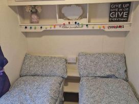 Happy Days Beachfield - Holiday Accommodation 19751 - Lincolnshire - 1187089 - thumbnail photo 8