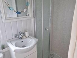 Happy Days Beachfield - Holiday Accommodation 19751 - Lincolnshire - 1187089 - thumbnail photo 10
