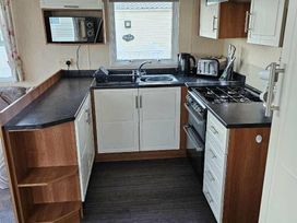 Meadow Lakes Holiday Park - Holiday Accommodation 19753 - Cornwall - 1187090 - thumbnail photo 2