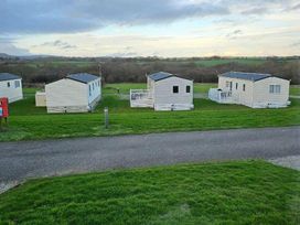 Meadow Lakes Holiday Park - Holiday Accommodation 19753 - Cornwall - 1187090 - thumbnail photo 5