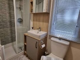 Burnham-on-Sea Holiday Park - Holiday Accommodation 19769 - Devon - 1187095 - thumbnail photo 16