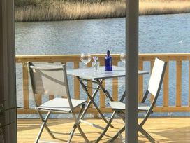 Pinewoods Holiday Park - Holiday Accommodation 19805 - Norfolk - 1187106 - thumbnail photo 2