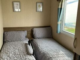 Marton Mere Holiday Village - Holiday Accommodation 19818 - Lake District - 1187112 - thumbnail photo 2