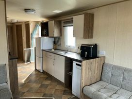 Marton Mere Holiday Village - Holiday Accommodation 19818 - Lake District - 1187112 - thumbnail photo 3