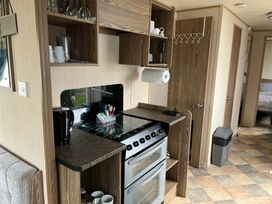 Marton Mere Holiday Village - Holiday Accommodation 19818 - Lake District - 1187112 - thumbnail photo 4