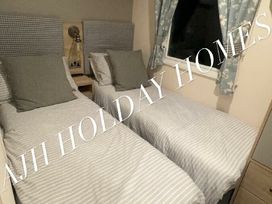 Ty Mawr Holiday Park - Holiday Accommodation 19828 - North Wales - 1187115 - thumbnail photo 11