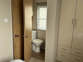 Whitecliff Bay Holiday Park - Holiday Accommodation 19837 - Isle of Wight & Hampshire - 1187121 - thumbnail photo 5