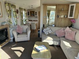 Whitecliff Bay Holiday Park - Holiday Accommodation 19837 - Isle of Wight & Hampshire - 1187121 - thumbnail photo 10