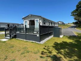 Newquay Holiday Park - Holiday Accommodation 19866 - Cornwall - 1187130 - thumbnail photo 4