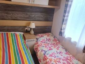 Greenacres Holiday Park - Holiday Accommodation 19869 - North Wales - 1187132 - thumbnail photo 8
