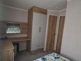 Greenacres Holiday Park - Holiday Accommodation 19869 - North Wales - 1187132 - thumbnail photo 12