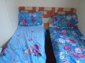 Owens Caravan Park - Holiday Accommodation 1987 - North Wales - 1187133 - thumbnail photo 9