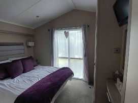 Oakdene Forest Park - Holiday Accommodation 19888 - Hampshire - 1187141 - thumbnail photo 4