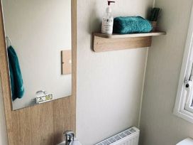 Marton Mere Holiday Village - Holiday Accommodation 19891 - Lake District - 1187142 - thumbnail photo 5