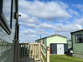 Herons Mead Caravan Park - Holiday Accommodation 19899 - Lincolnshire - 1187145 - thumbnail photo 15