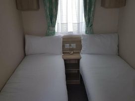 Hayling Island Holiday Park - Meadow Bay Villages - Holiday Accommodation 19936 - Hampshire - 1187160 - thumbnail photo 9