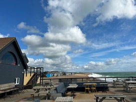 Hayling Island Holiday Park - Meadow Bay Villages - Holiday Accommodation 19936 - Hampshire - 1187160 - thumbnail photo 15