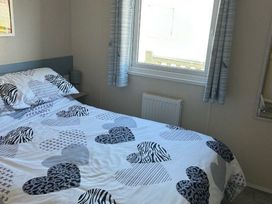Golden Sands - Holiday Accommodation 19950 - Lincolnshire - 1187166 - thumbnail photo 8