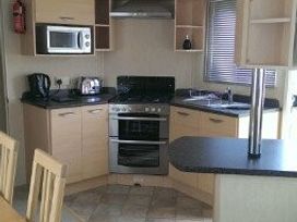 Hopton Holiday Village - Holiday Accommodation 1998 - Suffolk & Essex - 1187168 - thumbnail photo 3
