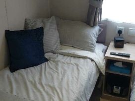 Caister Holiday Park - Holiday Accommodation 20019 - Norfolk - 1187170 - thumbnail photo 9