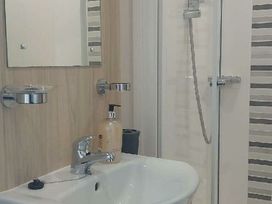 Caister Holiday Park - Holiday Accommodation 20019 - Norfolk - 1187170 - thumbnail photo 12