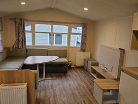 Primrose Valley Holiday Park - Holiday Accommodation 20028 - North Yorkshire (incl. Whitby) - 1187176 - thumbnail photo 6