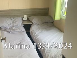 Lyons Robin Hood - Holiday Accommodation 20030 - North Wales - 1187178 - thumbnail photo 9