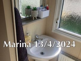 Lyons Robin Hood - Holiday Accommodation 20030 - North Wales - 1187178 - thumbnail photo 12