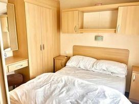 Wild Duck Holiday Park - Holiday Accommodation 20032 - Norfolk - 1187180 - thumbnail photo 11